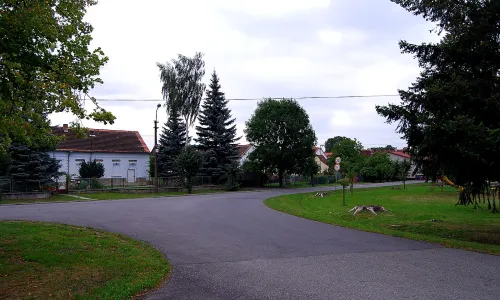 Tvrz (1000153927)