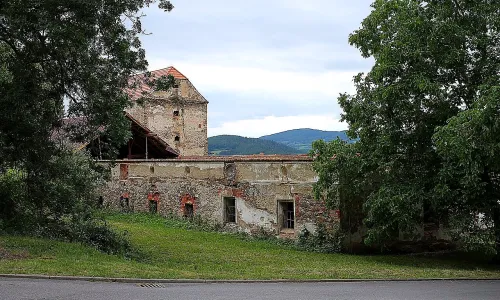 Tvrz Smrčná