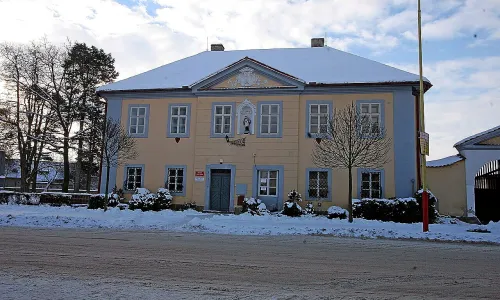 Fara (Chroustovice)