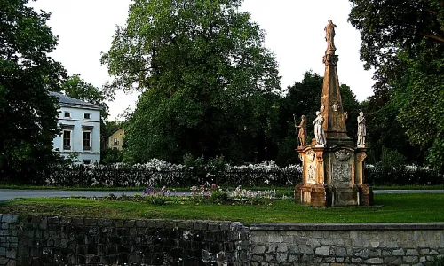 Sloup se sousoším Panny Marie (Jindřichov)