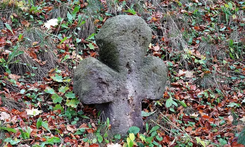 Smírčí kříž (Karlovy Vary, 1000144458)