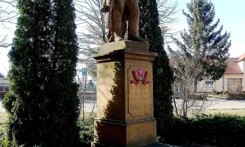 Socha rudoarmějce (Lanžhot)