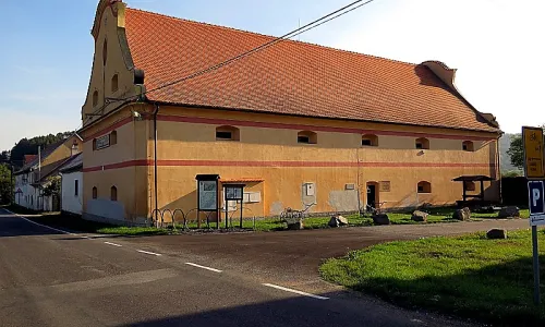 Sýpka v Prostřední Lhotě