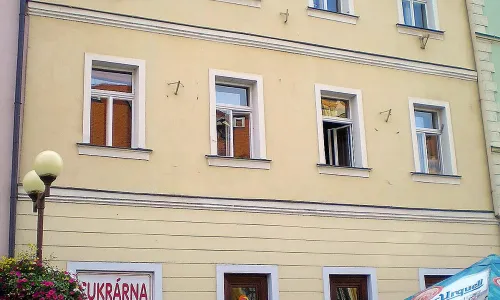 Náměstí Krále Jiřího z Poděbrad 28