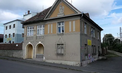 Obytný dům bývalého hospodářského družstva