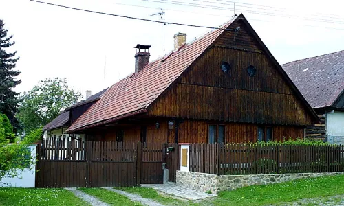 Usedlost čp. 8 (Hlince)