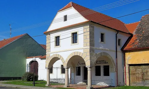Venkovská usedlost čp. 52