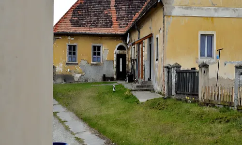 Bývalá tvrz v Malíkovicích