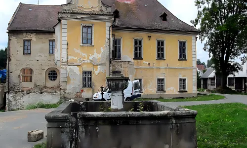 Zámek Nemilkov