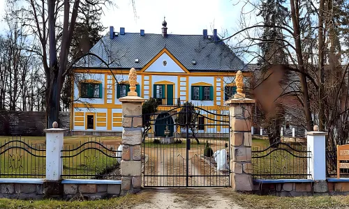 zámek Nový Dvůr (Velká Jesenice)