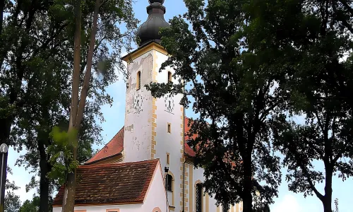 Kostel Narození Panny Marie (Chroboly)