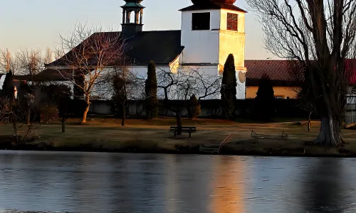 Kostel svatého Jana Evangelisty (Dlouhá Lhota)