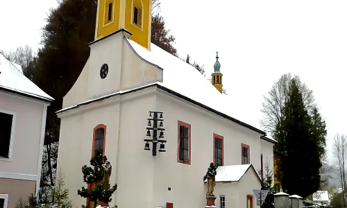 Kostel svatého Josefa (Dolní Dvůr)