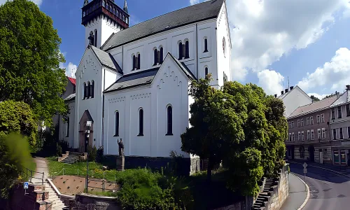 Kostel svatého Petra a Pavla (Semily)