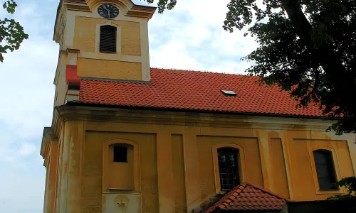Kostel svatých Filipa a Jakuba (Šumavské Hoštice)