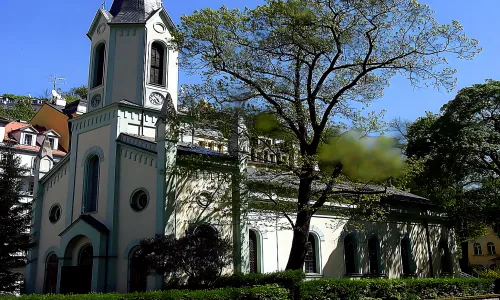Kostel svatých Petra a Pavla (Karlovy Vary)