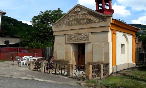 kaple (Dobkovičky)