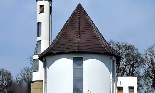 kostel Panny Marie Královny (Hrušovany u Brna)