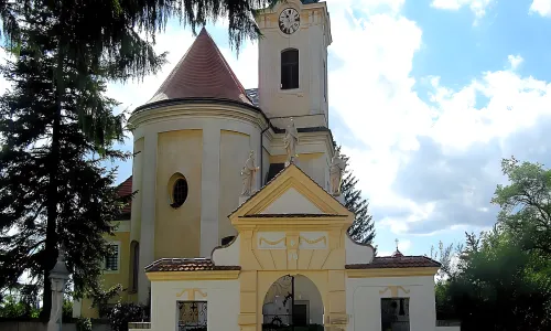kostel svatých Petra a Pavla (Hrádek)