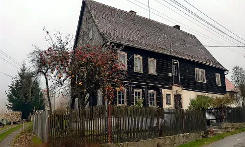 Bývalá škola (Křižany)