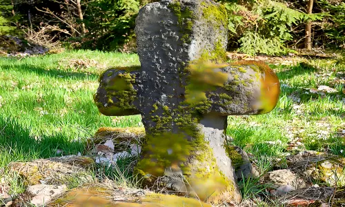 Smírčí kříž (Nivy)