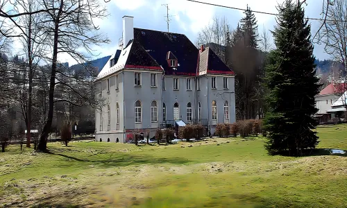 Nádražní 298