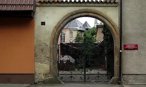 Brána domu čp. 81