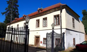 Budova Předzámčí zámku Náměšť nad Oslavou