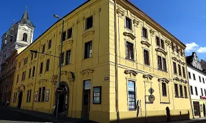 Domym čp. 3 a 4