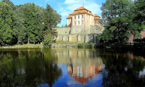 Zámek Chvalkovice