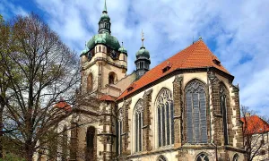 Kostel svatých Petra a Pavla v Mělníku