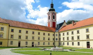 Klášter Pacov