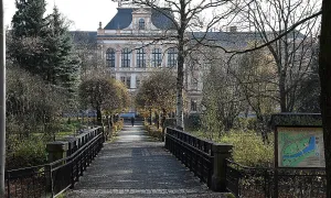 ocelový most přes Synský rybník