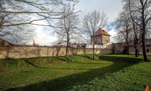 Městské opevnění a Česká brána
