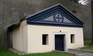 Zámecká rodová hrobka Larisch-Mönnichů