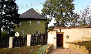 Fara (Činěves)