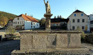 Kašna se sochou svatého Floriána