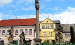 Sloup se sochou Panny Marie (Toužim)
