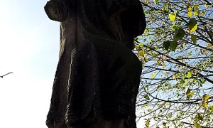 Socha blahoslaveného Hroznaty