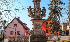 Socha svatého Jana Nepomuckého (Sezemice)