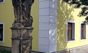 Sousoší svaté Barbory a Madony