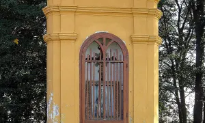 Výklenková kaplička Panny Marie (Bratčice)