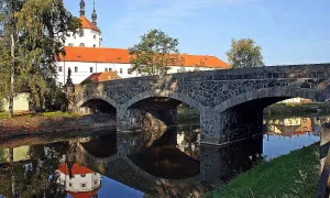 kamenný most v Březnici