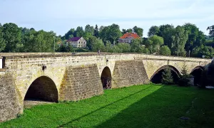 kamenný most v Horní Polici