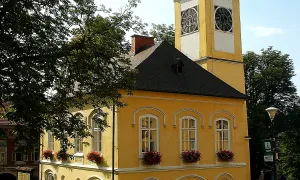 stará radnice a park