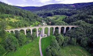 železniční viadukt v Novině