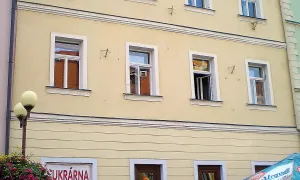 Náměstí Krále Jiřího z Poděbrad 28