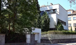 Vila Velvarská 1951/3