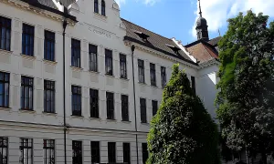 Budova Gymnázia Benešov, Husova 470