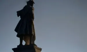 Příběh: Alegorické sochy dne a noci